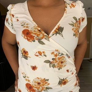 Cute Floral Crossover-Style Top L